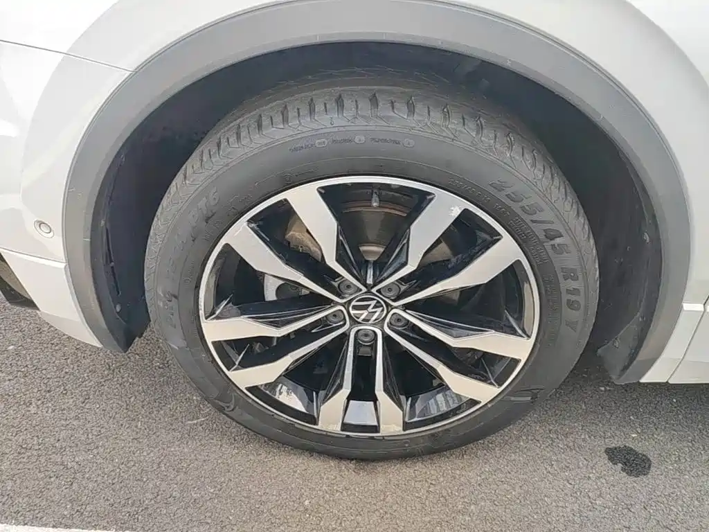 Volkswagen Tiguan L — миниатюра 23