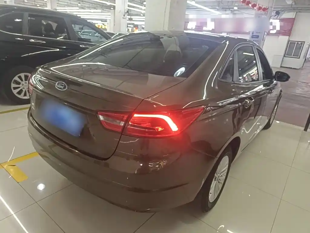 Ford Escort — миниатюра 7