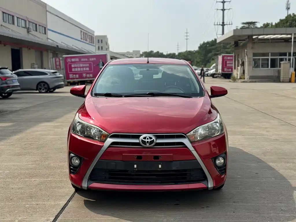 Toyota Yaris L — миниатюра 2