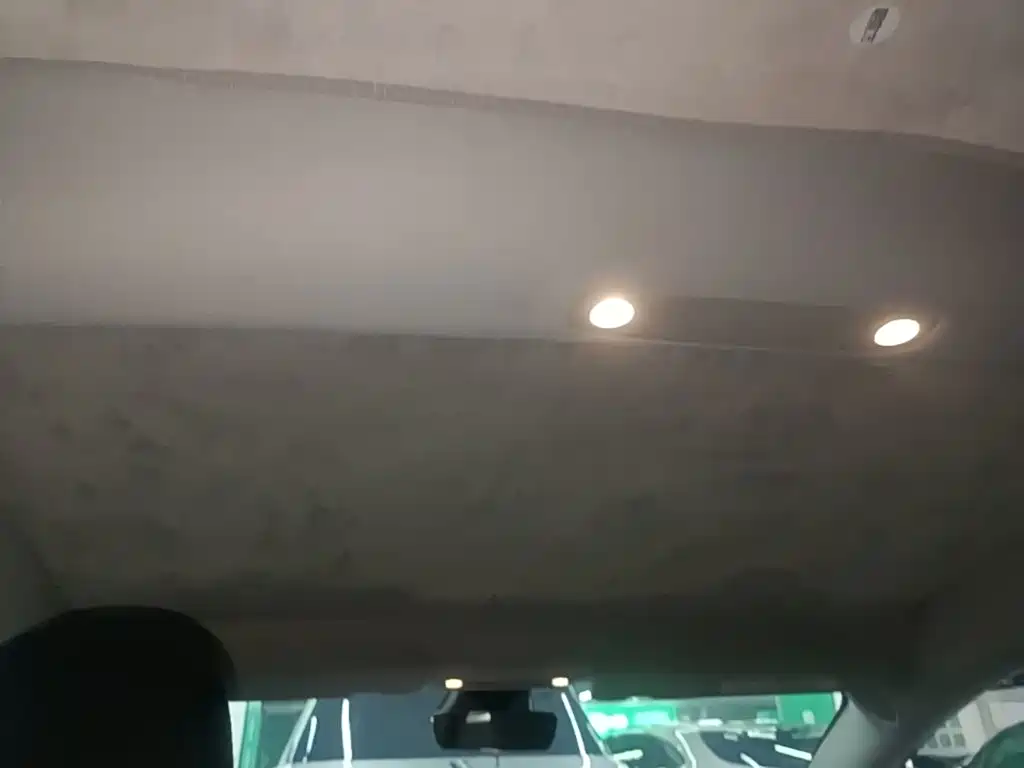 Tesla Model 3 — миниатюра 18