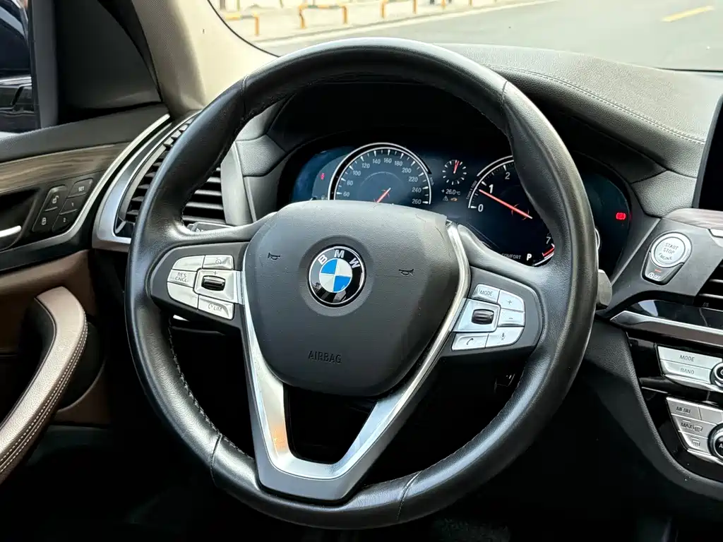 BMW X3 — миниатюра 8