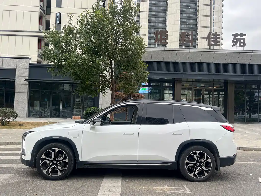 NIO NIO ES8
