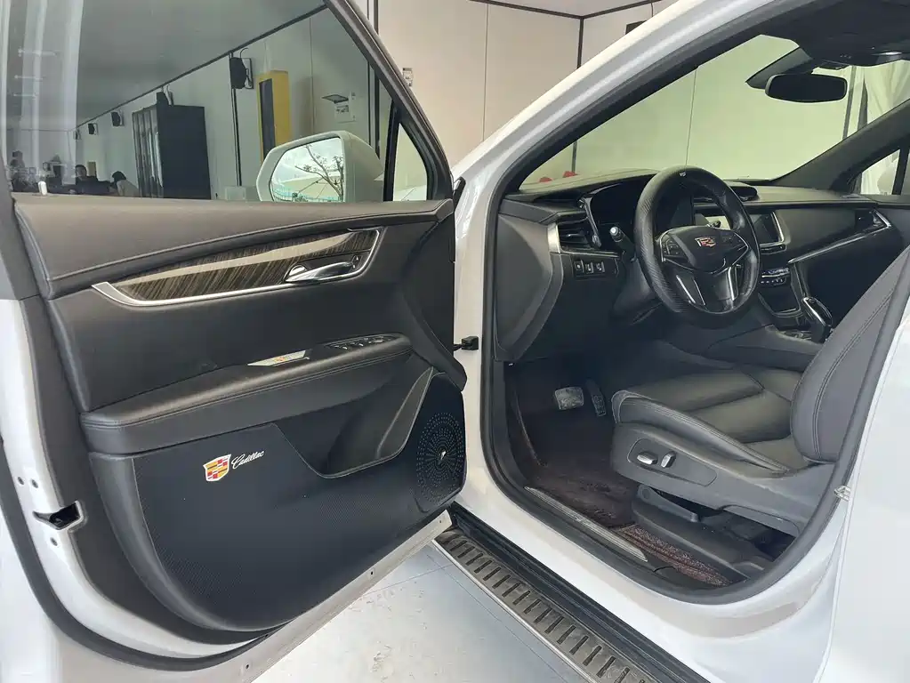 Cadillac XT5 — миниатюра 4
