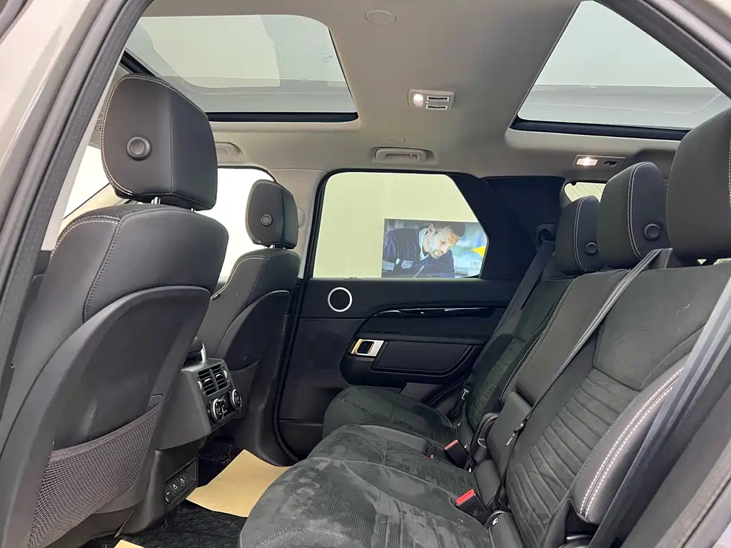 Land Rover Discovery 2024 360PS S