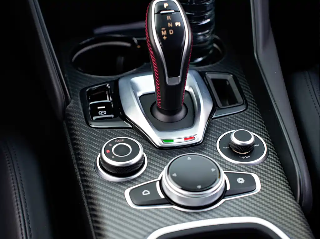 Alfa Romeo Giulia — миниатюра 20