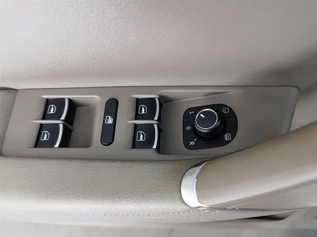 Volkswagen Magotan 2013 2.0TSI