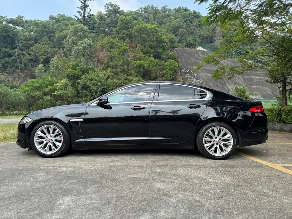 Jaguar XF — миниатюра 4