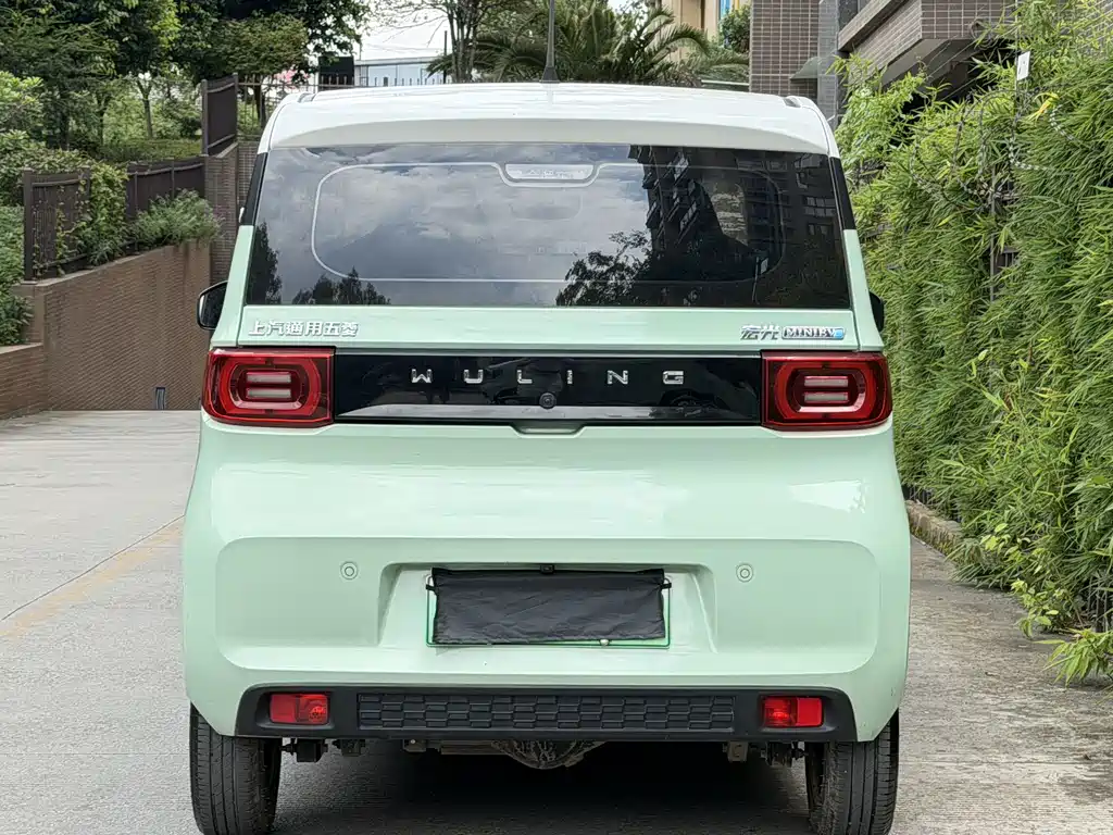 Wuling MINIEV — миниатюра 5