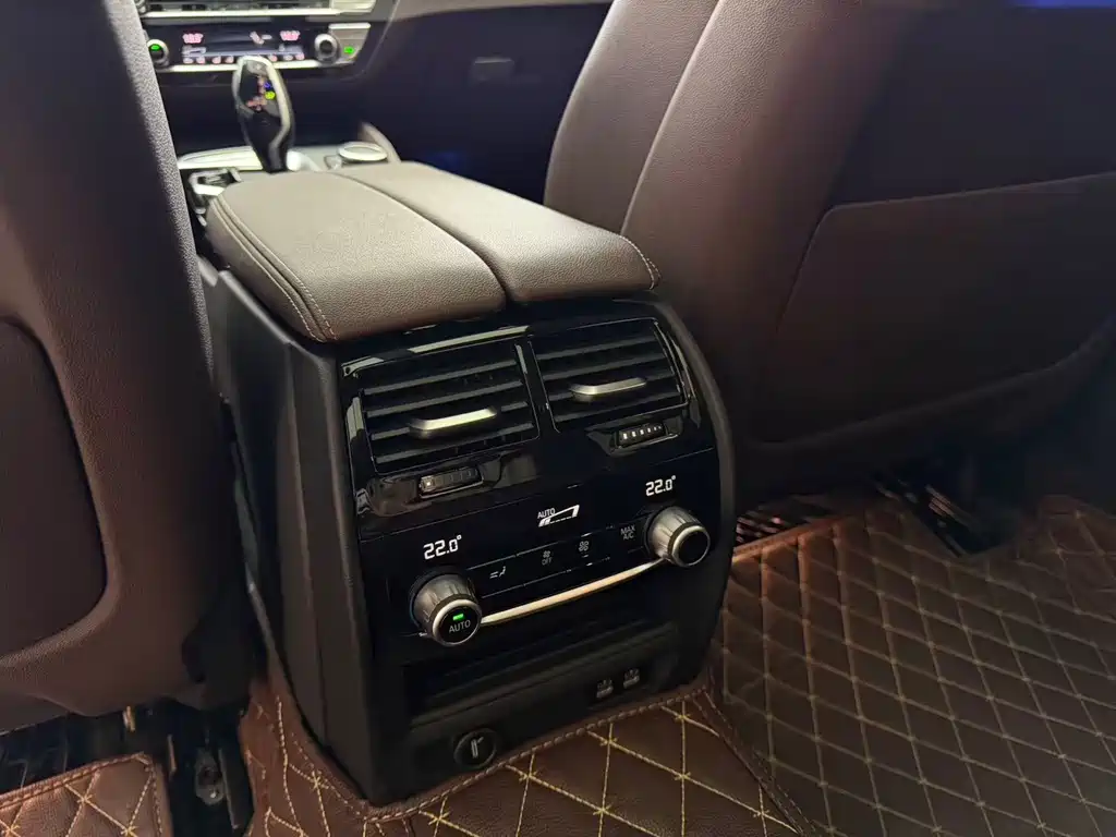 BMW 5 Series — миниатюра 16