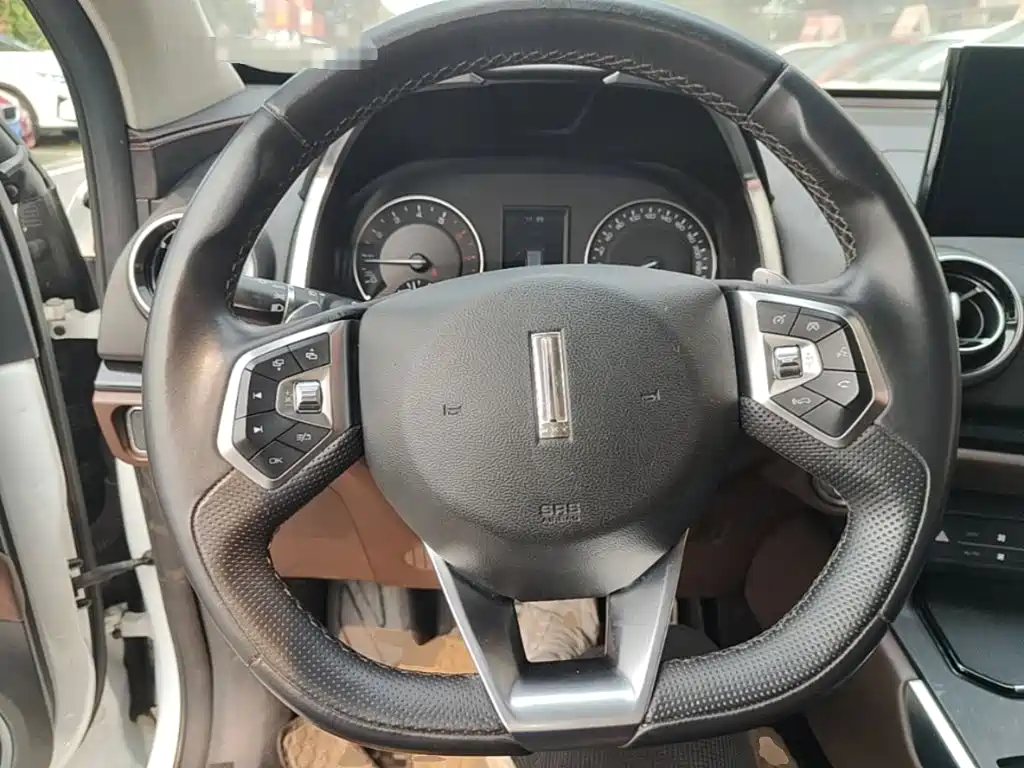Wey Wey VV5 — миниатюра 11