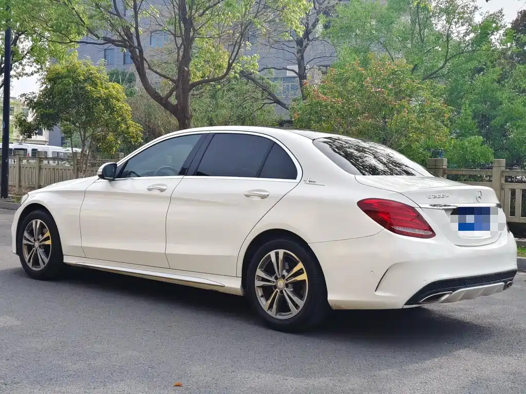 Mercedes-Benz C-Class — миниатюра 9