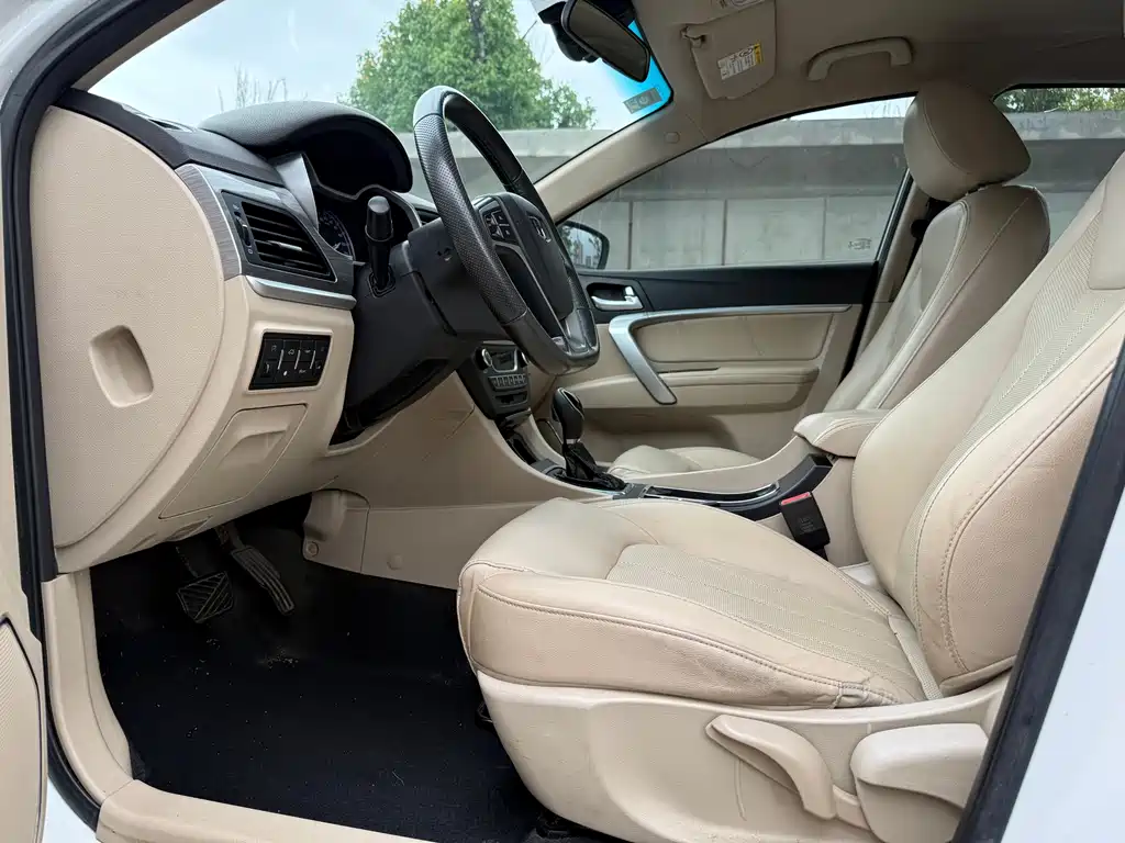 Geely Emgrand 2017 1.5L CVT Luxury