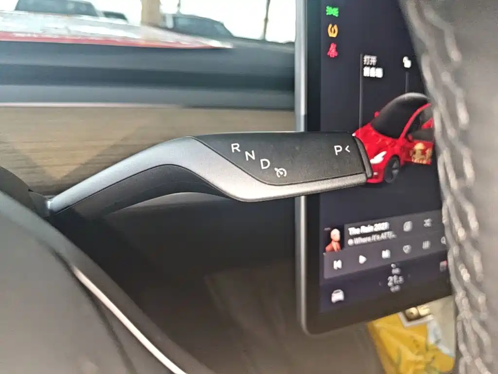 Tesla Model 3 — миниатюра 14