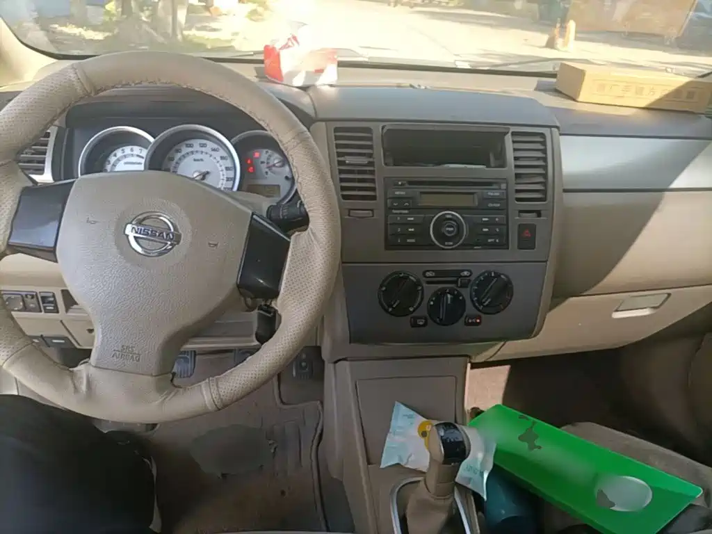 Nissan Tiida — миниатюра 10