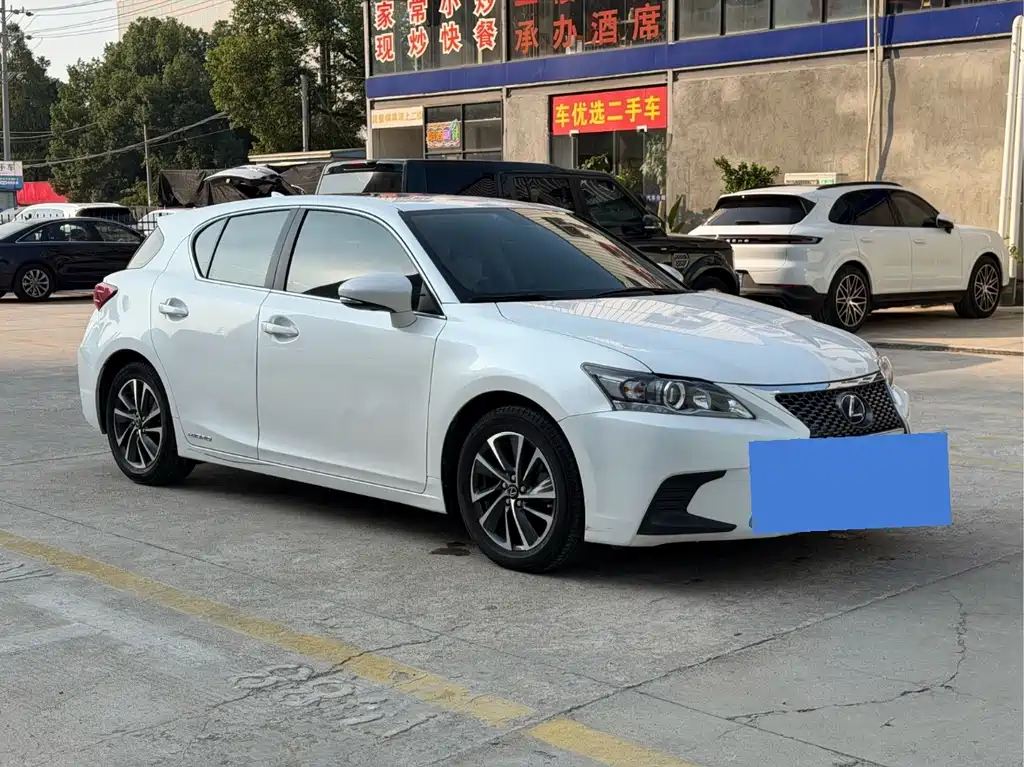 Lexus CT — миниатюра 3