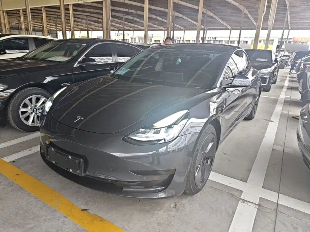 Tesla Model 3 — миниатюра 2