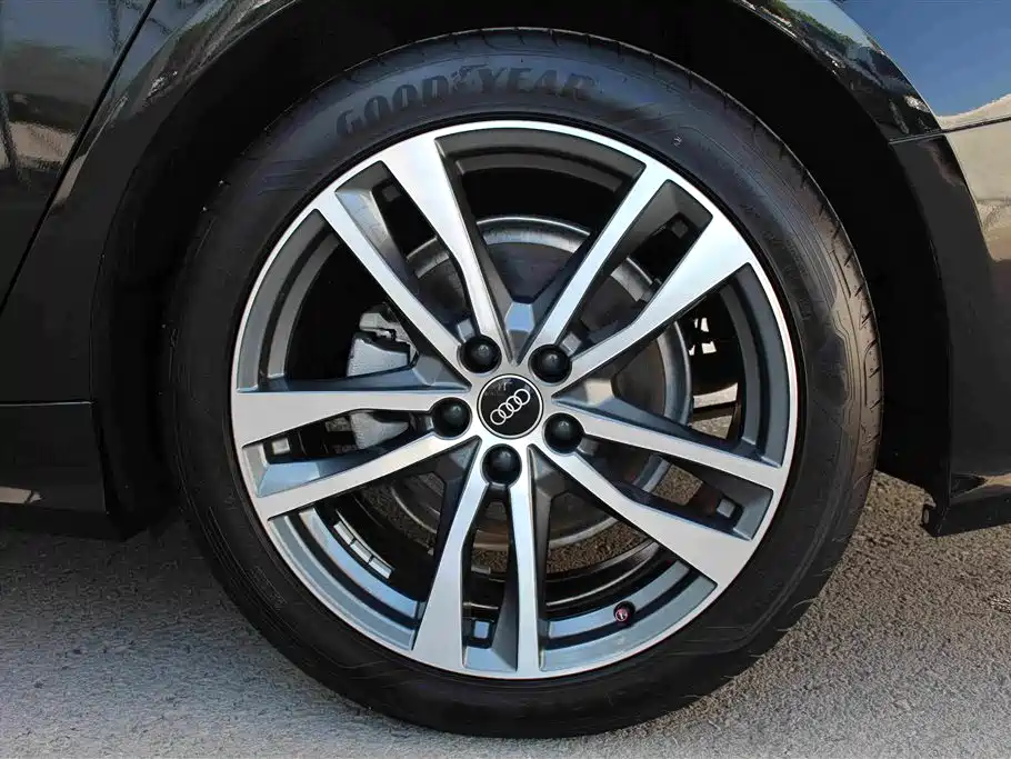 Audi A6L — миниатюра 10