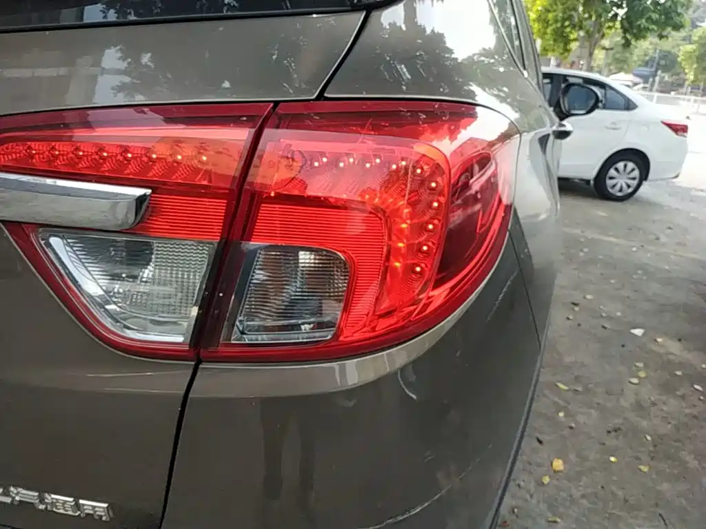 Buick Envision Plus — миниатюра 8