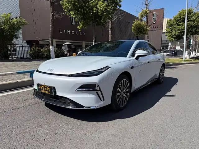 GEELY GALAXY GALAXY SPARKLE 8 2025