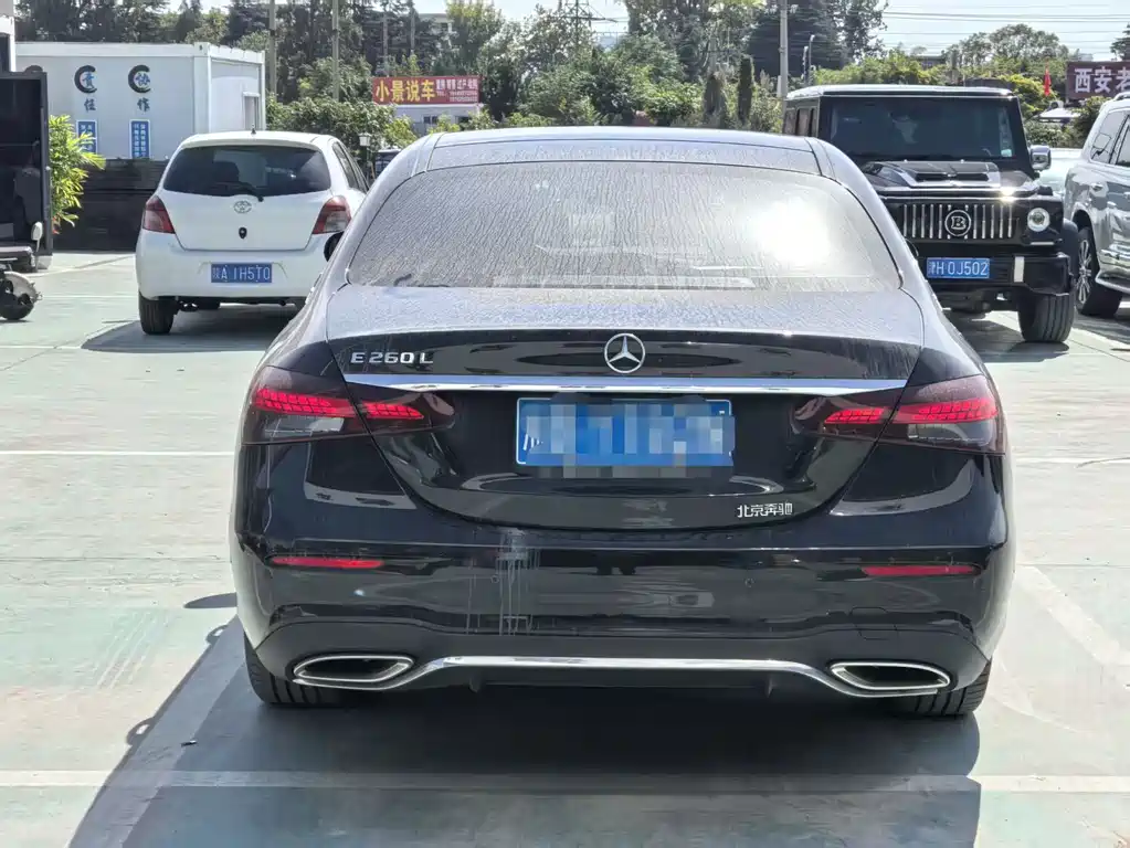Mercedes-Benz E-Class — миниатюра 5