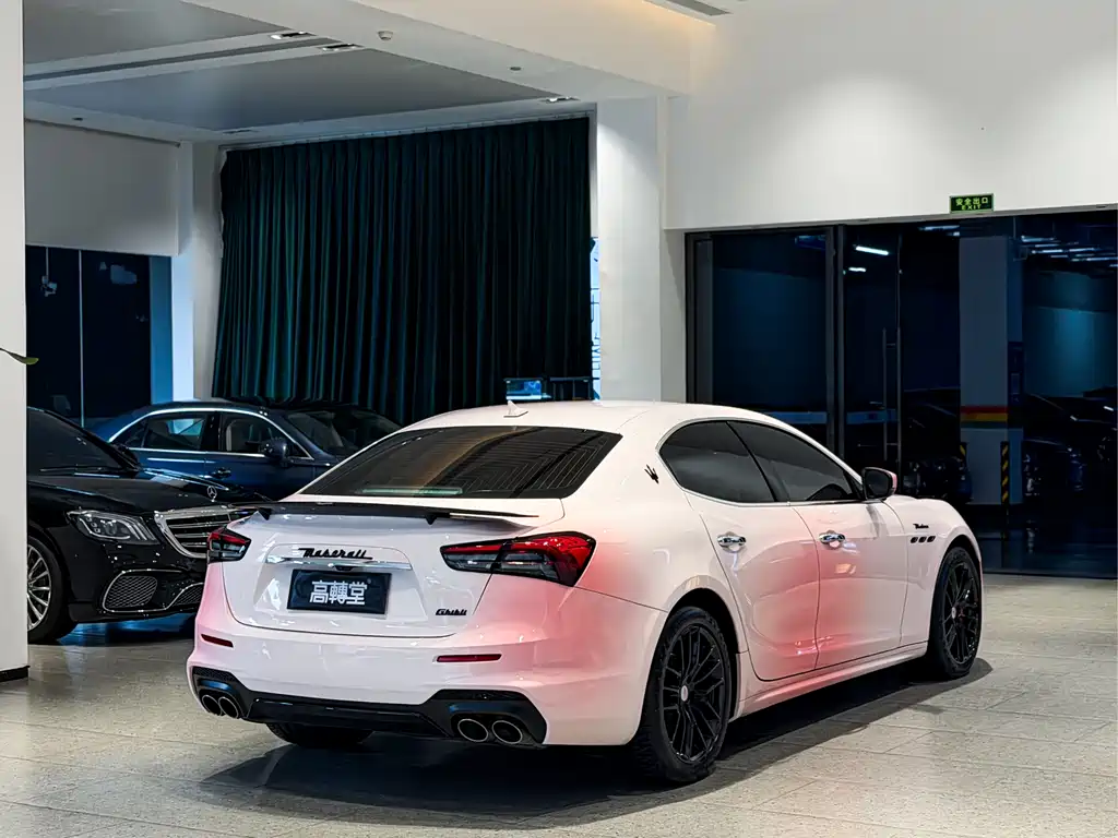 Maserati Ghibli 2023 3.0T Modena