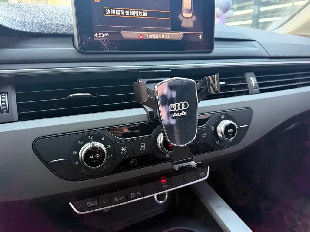 Audi A4L — миниатюра 16