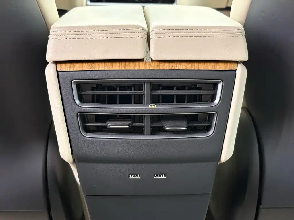 Tesla Model S — миниатюра 27