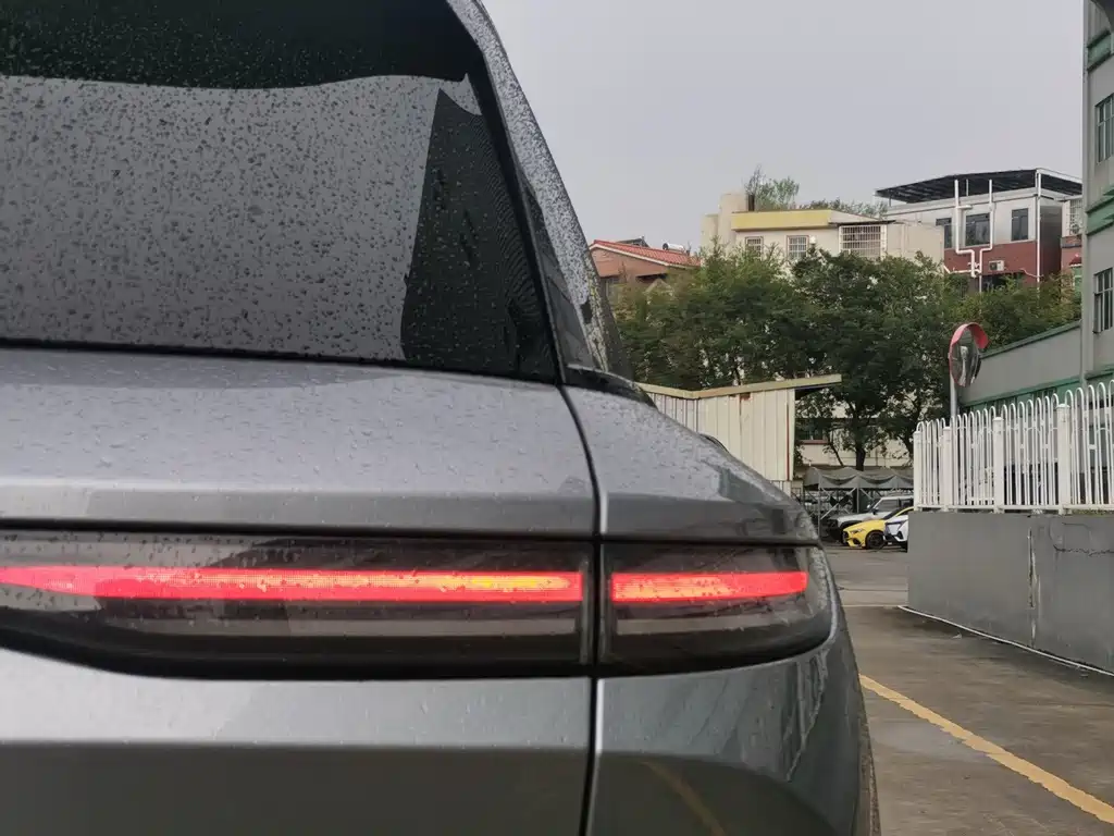 NIO ES8 — миниатюра 20