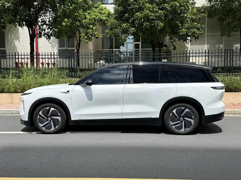 NIO ES8 — миниатюра 16