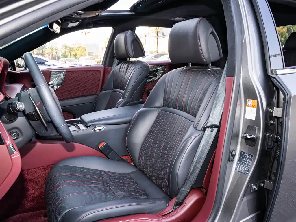 Lexus LS — миниатюра 11