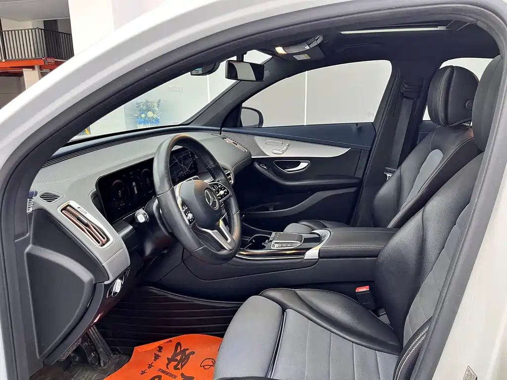 Mercedes-Benz EQC — миниатюра 4