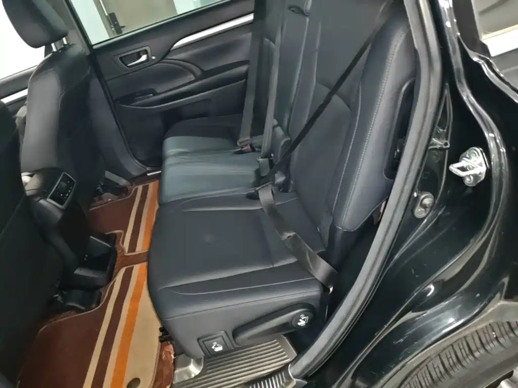 Toyota Highlander — миниатюра 17