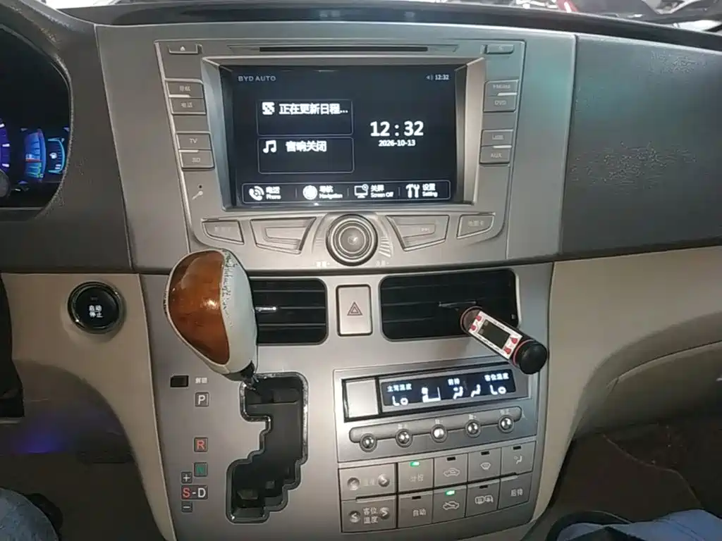BYD M6 — миниатюра 13