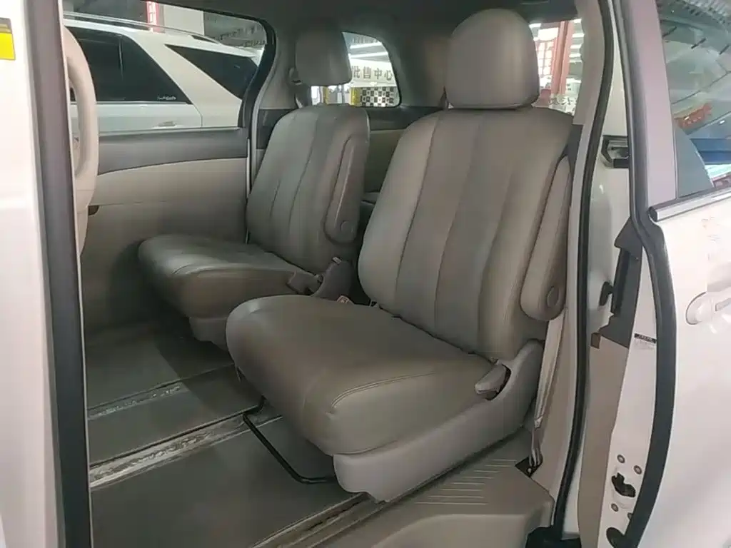 BYD M6 — миниатюра 17