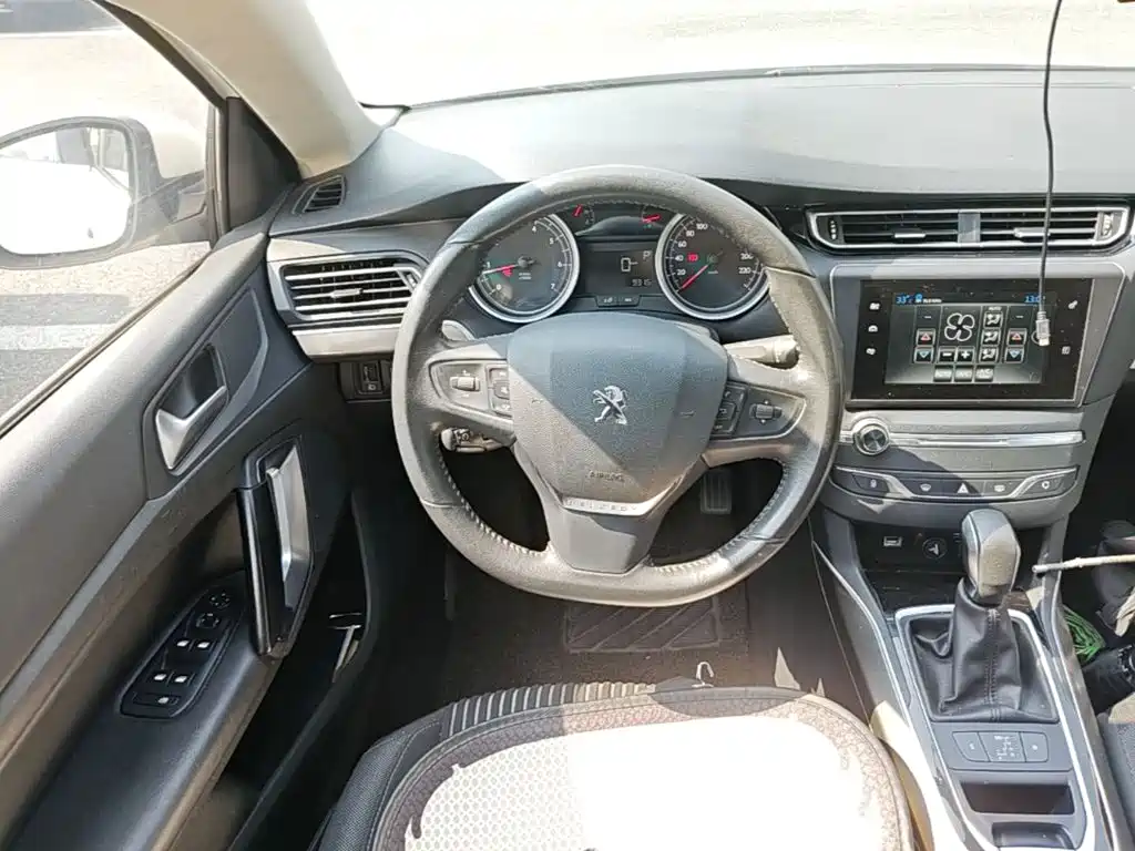 Peugeot 408 — миниатюра 15