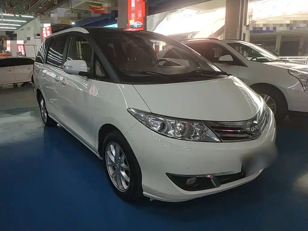 BYD M6 — миниатюра 4