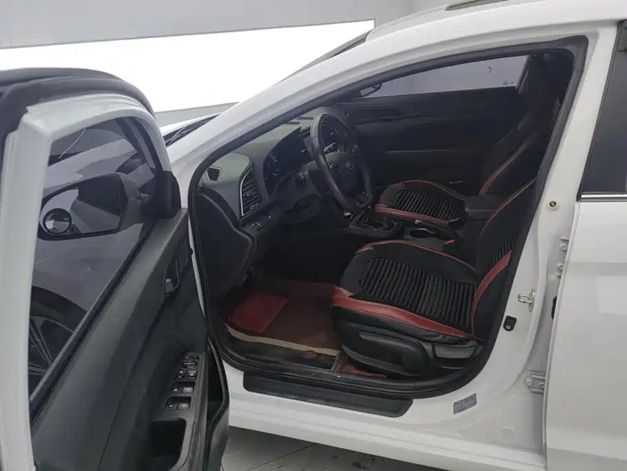 Hyundai Elantra — миниатюра 9