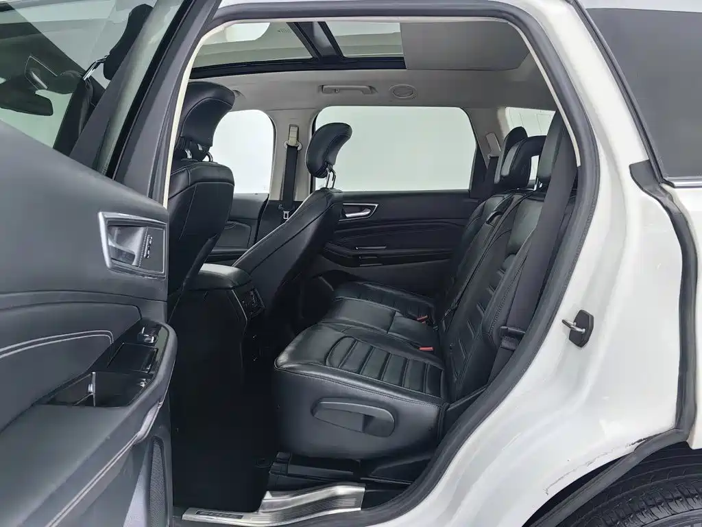 Ford Edge — миниатюра 15