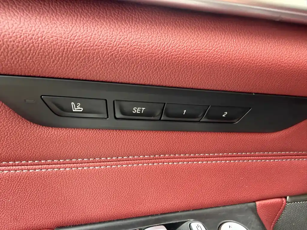 BMW 5 Series — миниатюра 17