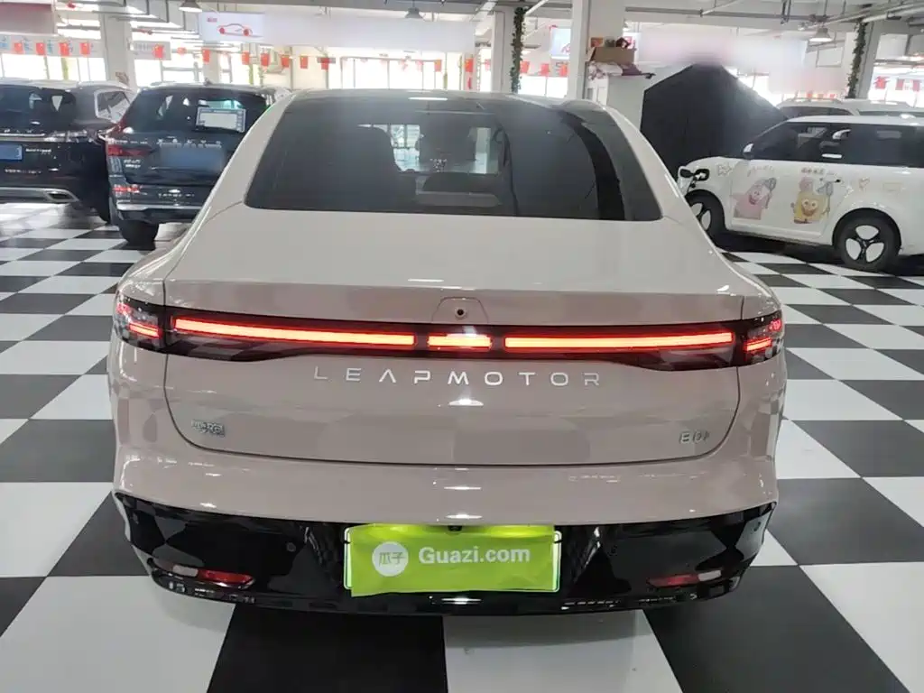 Leapmotor Leapmotor B01 — миниатюра 6