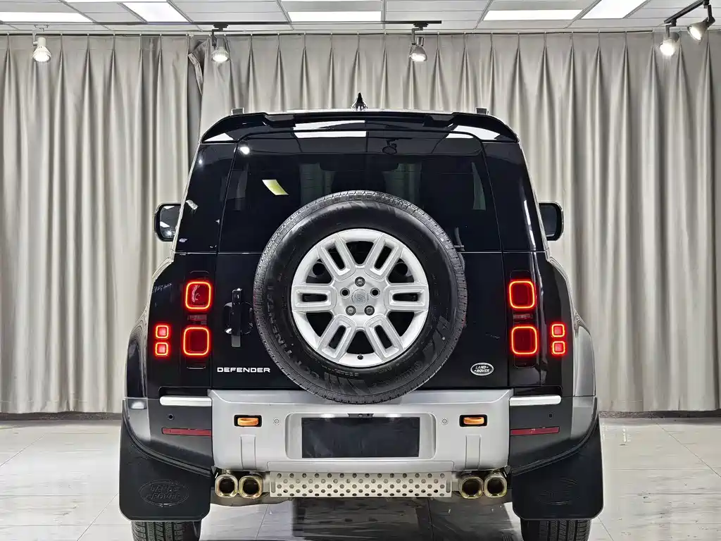 Land Rover Defender — миниатюра 4