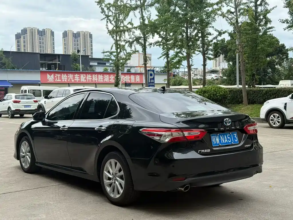 Toyota Camry — миниатюра 7