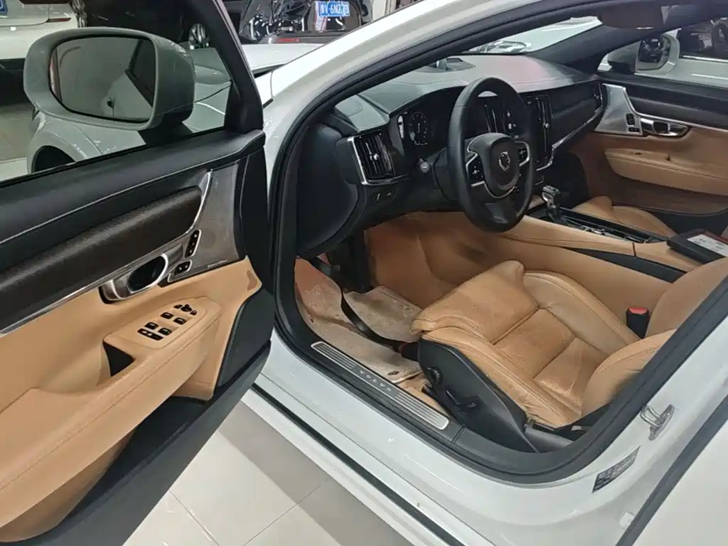 Volvo V90 — миниатюра 16