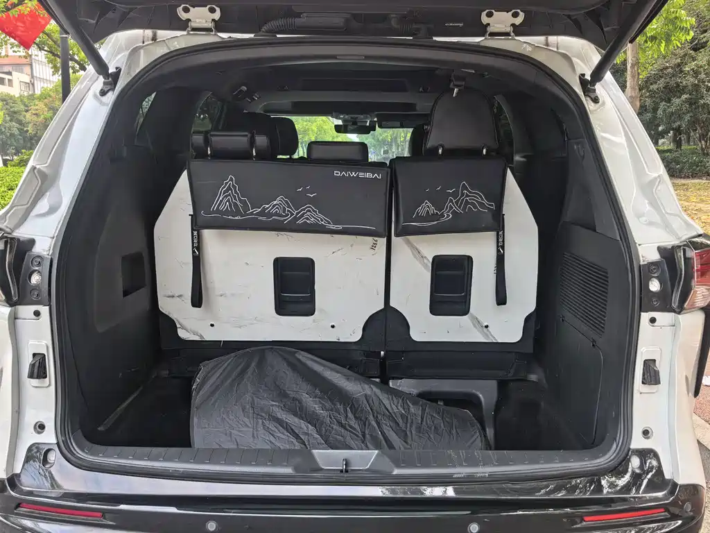 Toyota Granvia — миниатюра 9