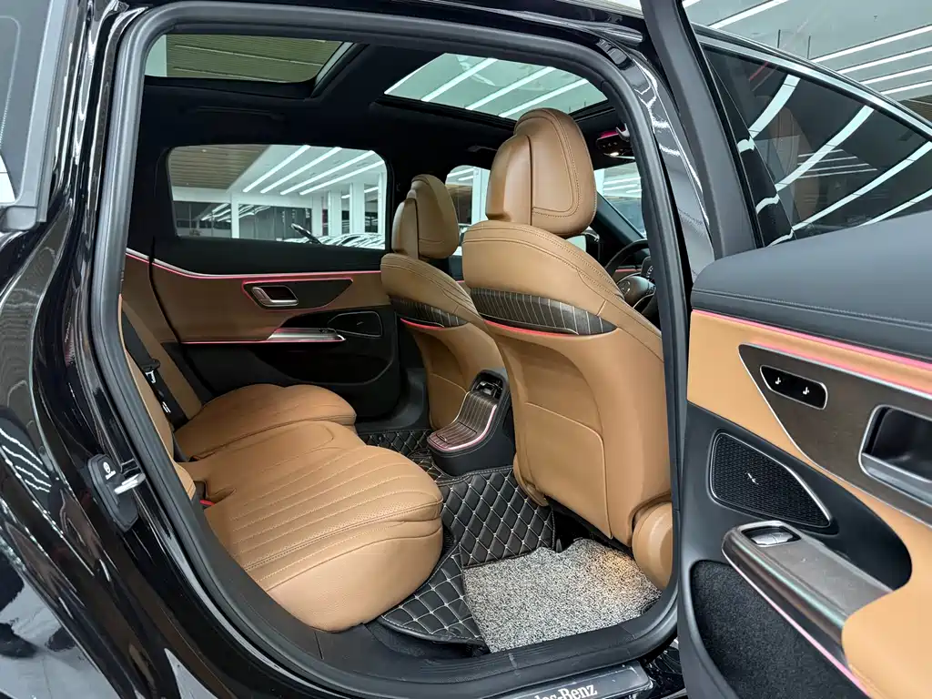 Mercedes-Benz E-Class — миниатюра 9