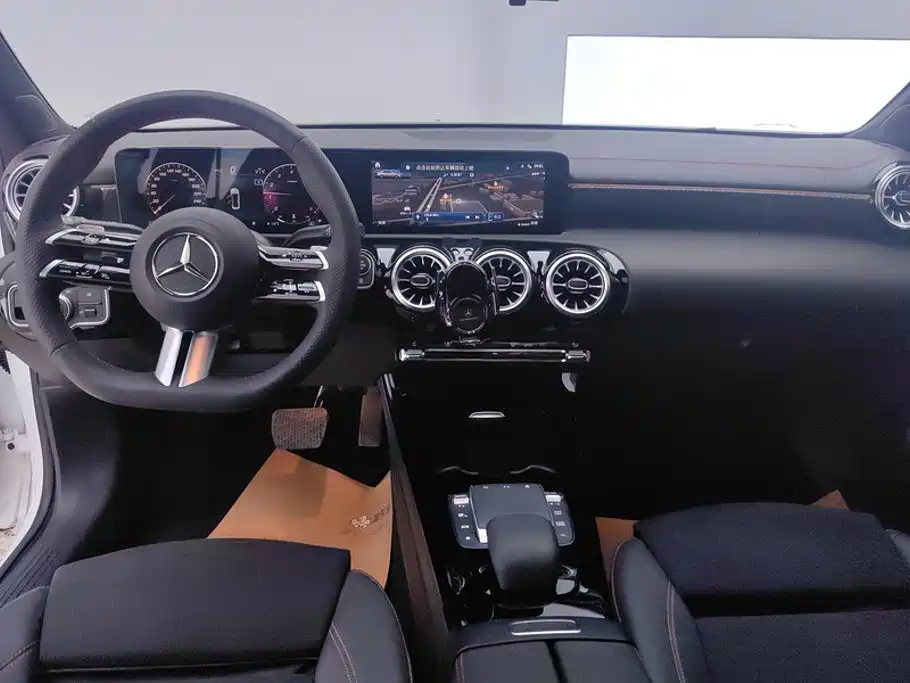 Mercedes-Benz A-Class — миниатюра 12