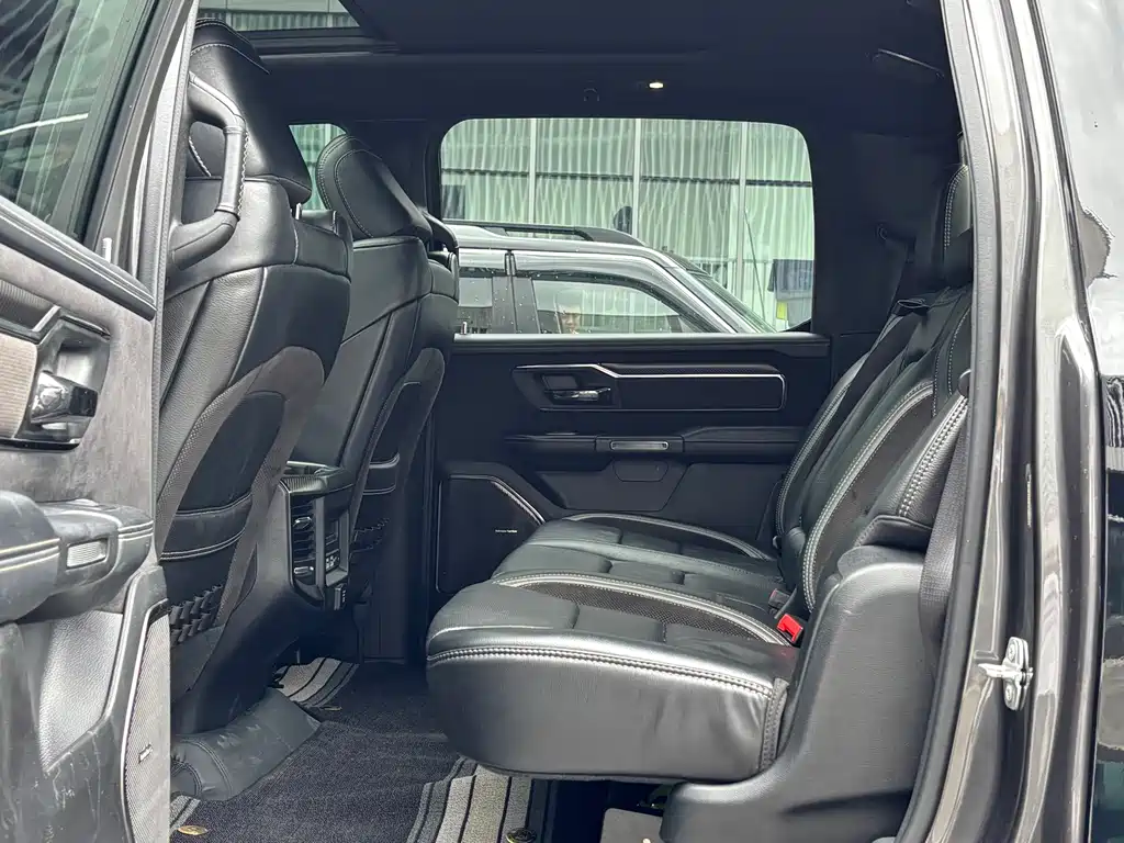 Ram Trucks 2022 6.2T AT