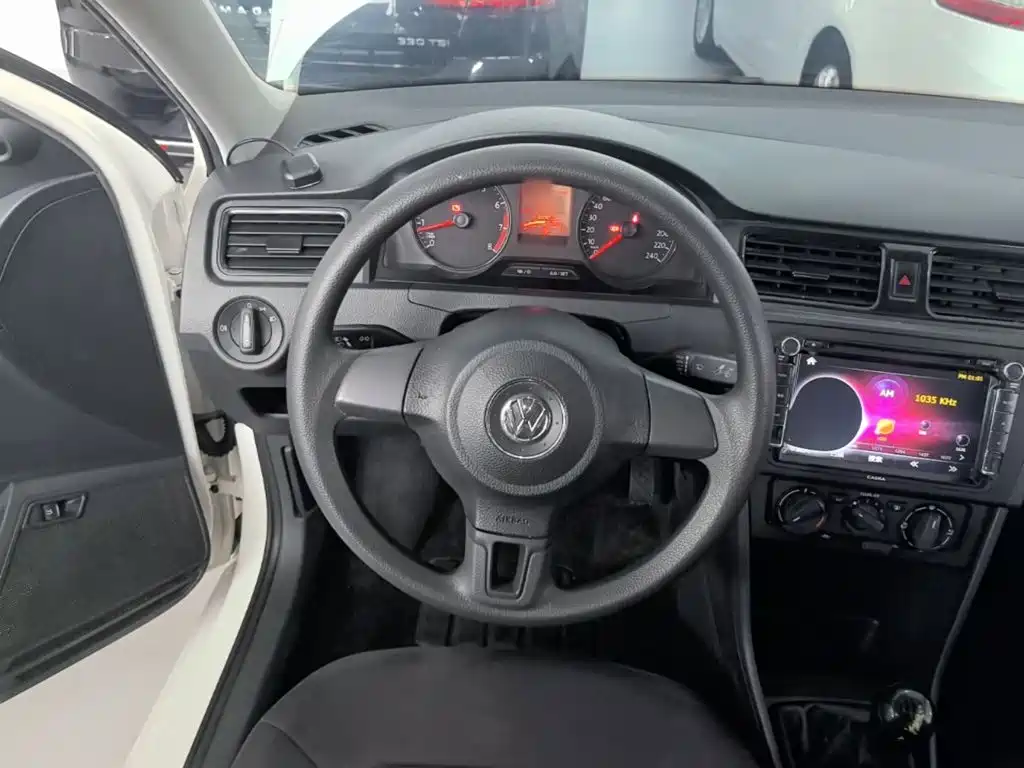 Volkswagen Santana — миниатюра 11