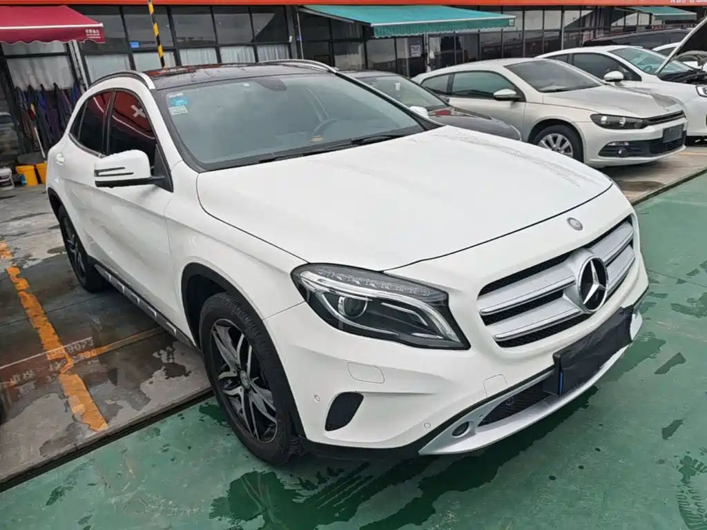 Mercedes-Benz GLA 2015 GLA 200 Fashion