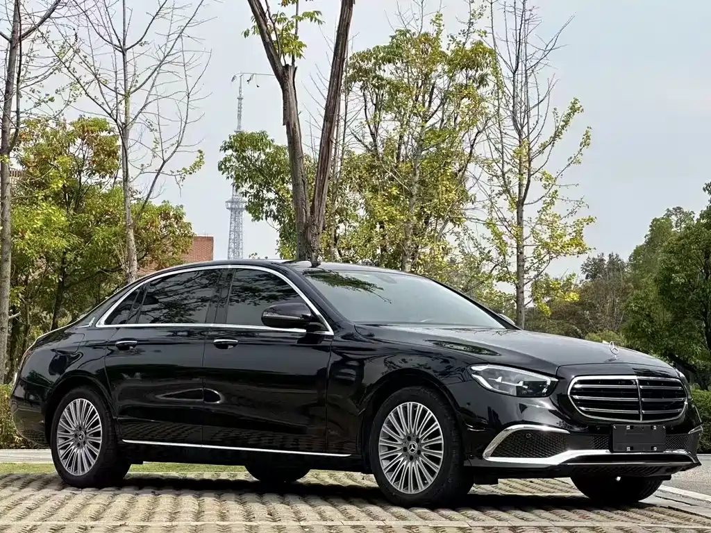 Mercedes-Benz E-Class — миниатюра 3